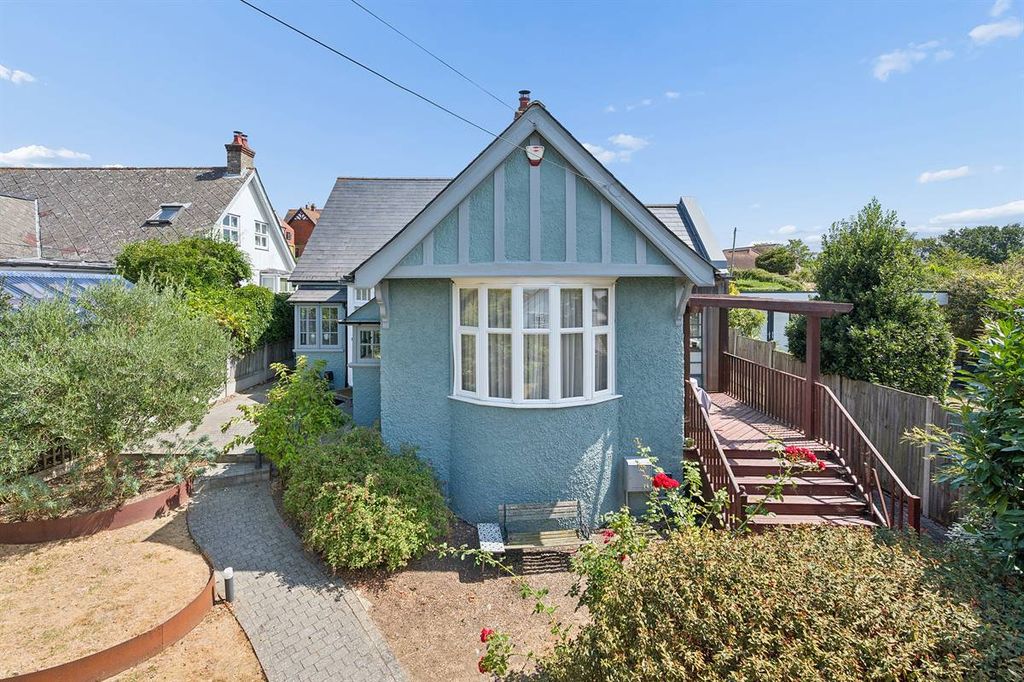 Property photo 1 of 28
