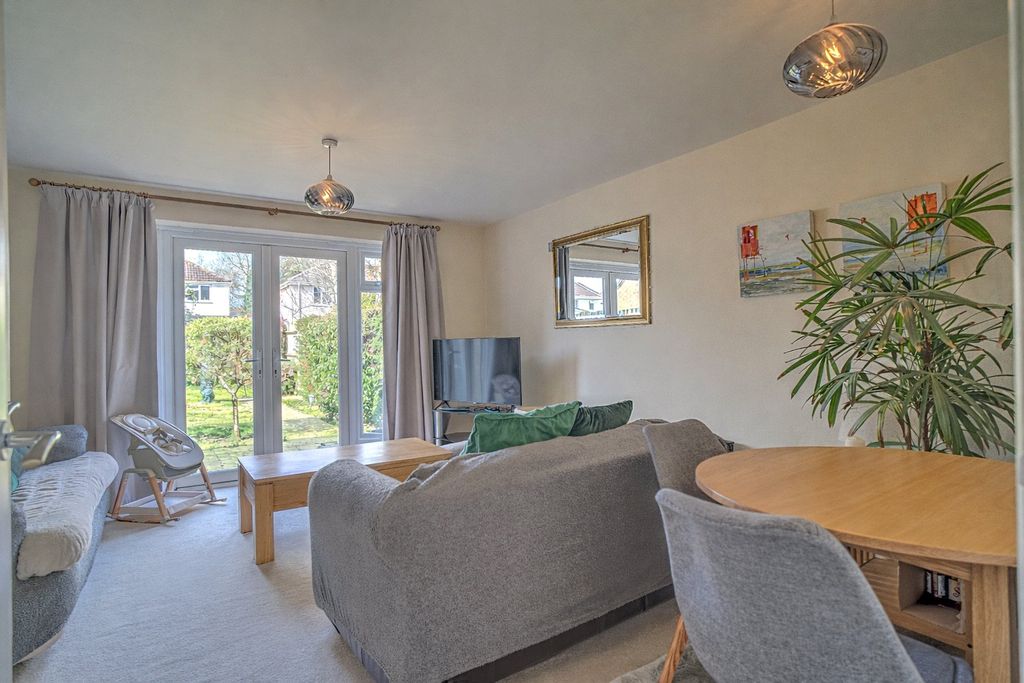 Property photo 2 of 12 Picture No. 24