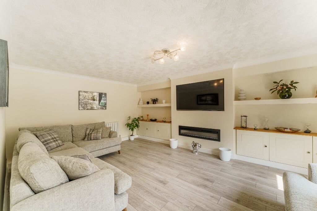 Property photo 3 of 55 Photo 12