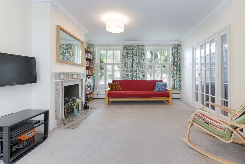 Property photo 2 of 19