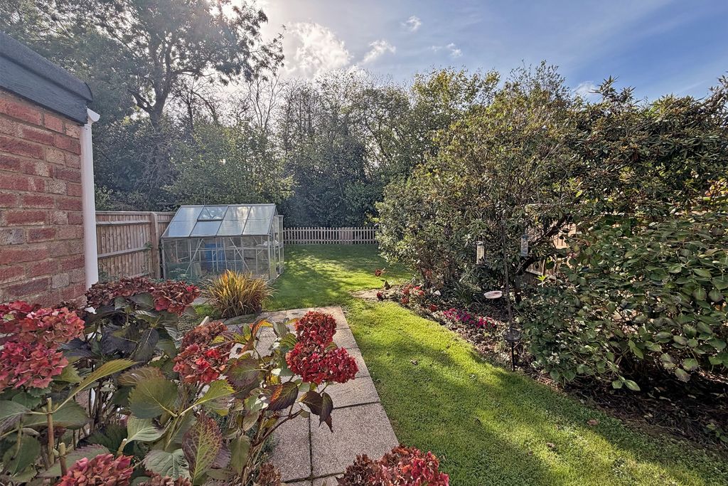 Property photo 3 of 12 5547636