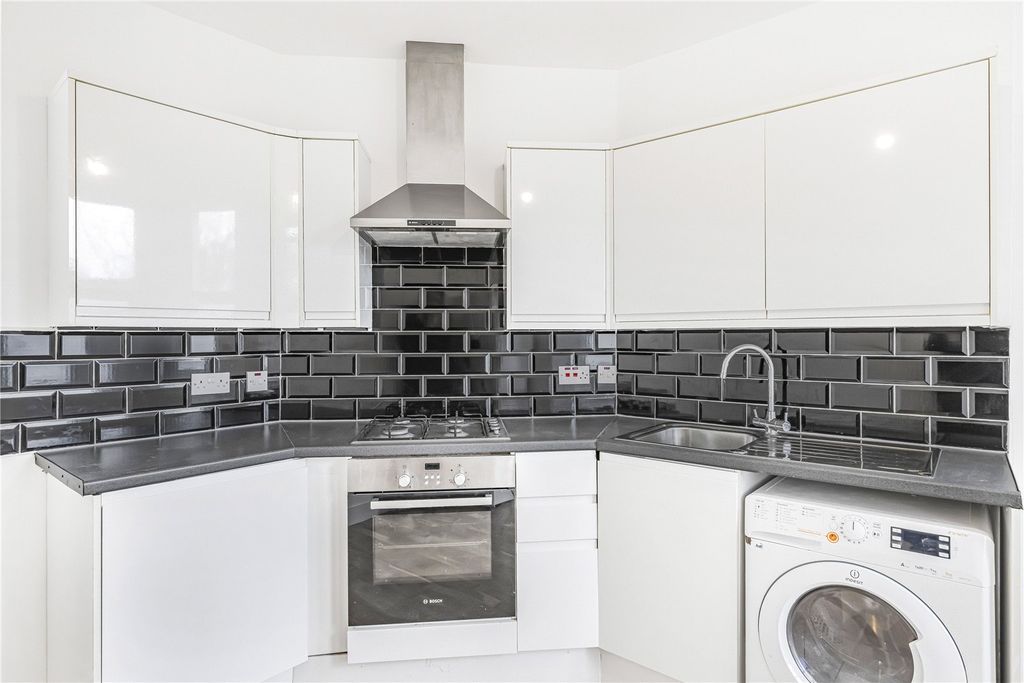 Property photo 2 of 9 Picture No. 41