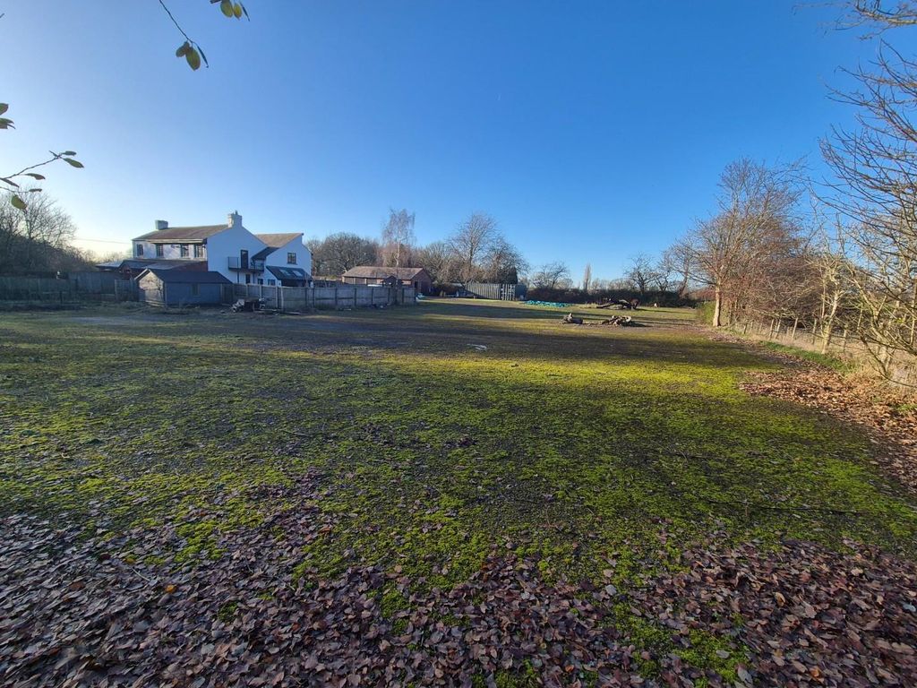 Property photo 3 of 12 Land