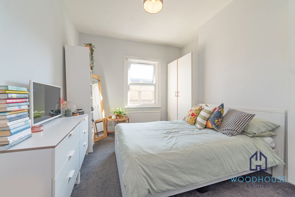 Property photo 3 of 6