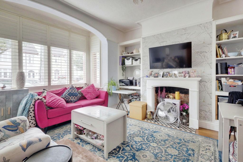 Property photo 3 of 22