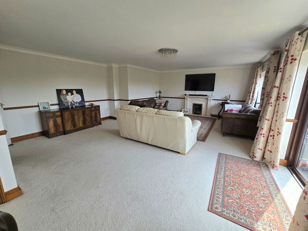 Property photo 1 of 52