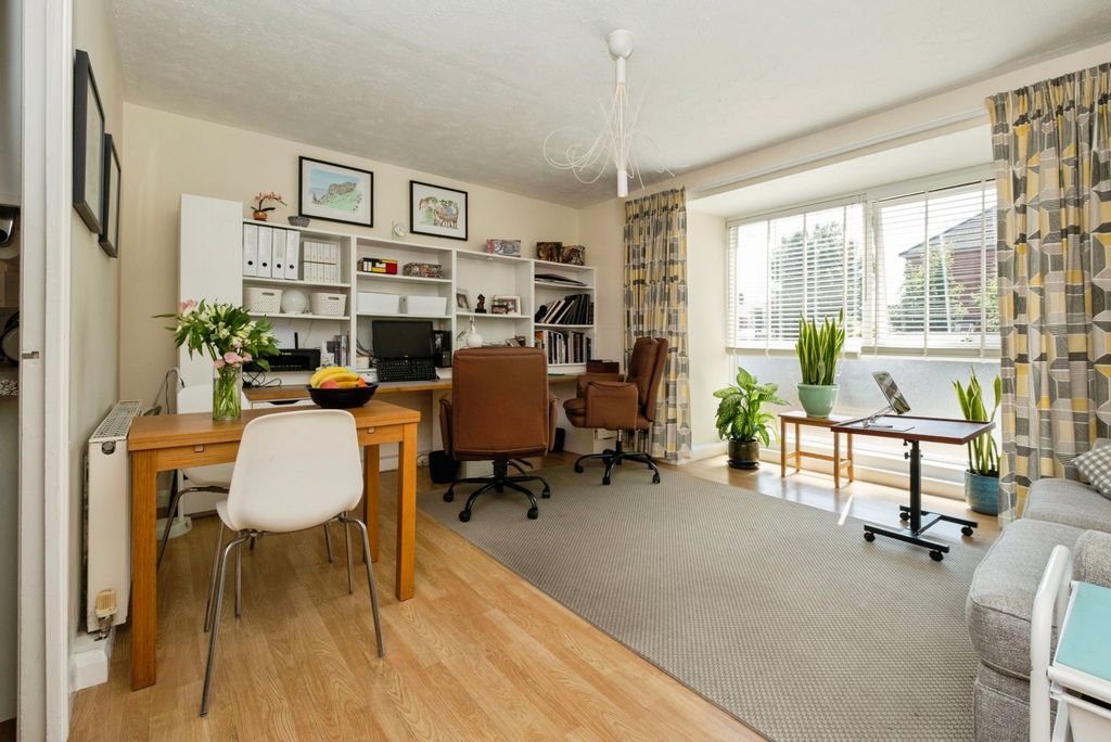 Property photo 2 of 10 Pbox-Img.Jpg