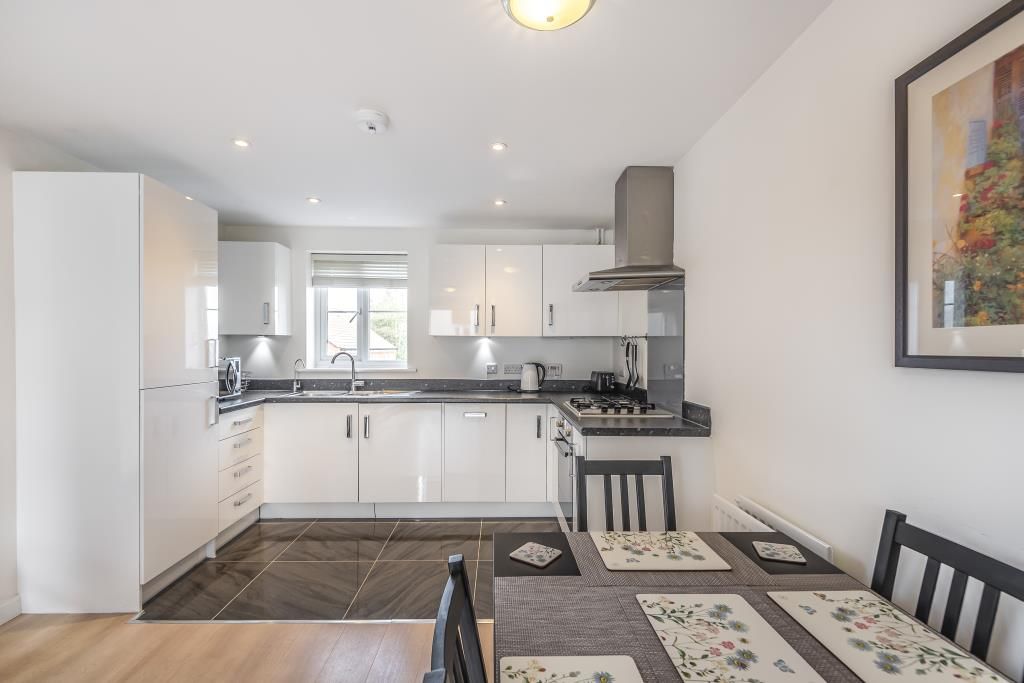 Property photo 3 of 8 Kitchen