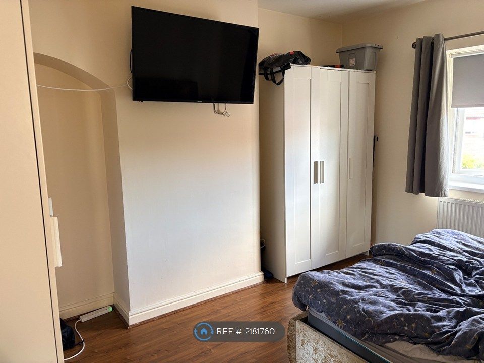 Property photo 1 of 2