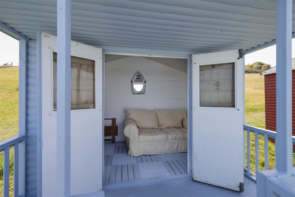 Property photo 2 of 11 Tankerton West, Tankerton, Whitstable