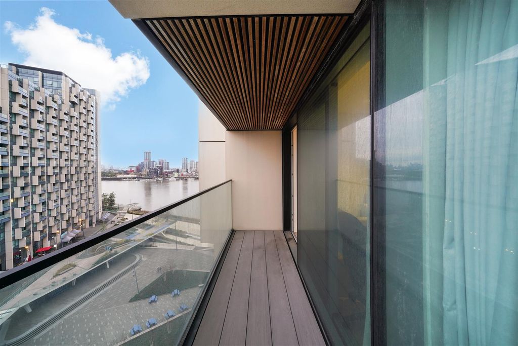 Property photo 3 of 12 Flat 902, 10 Cutter Lane - Ieqqotd0Tmbanih79Gw0.Jp