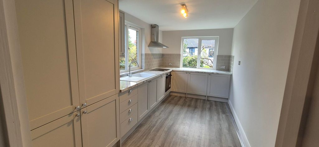 Property photo 3 of 17 Image