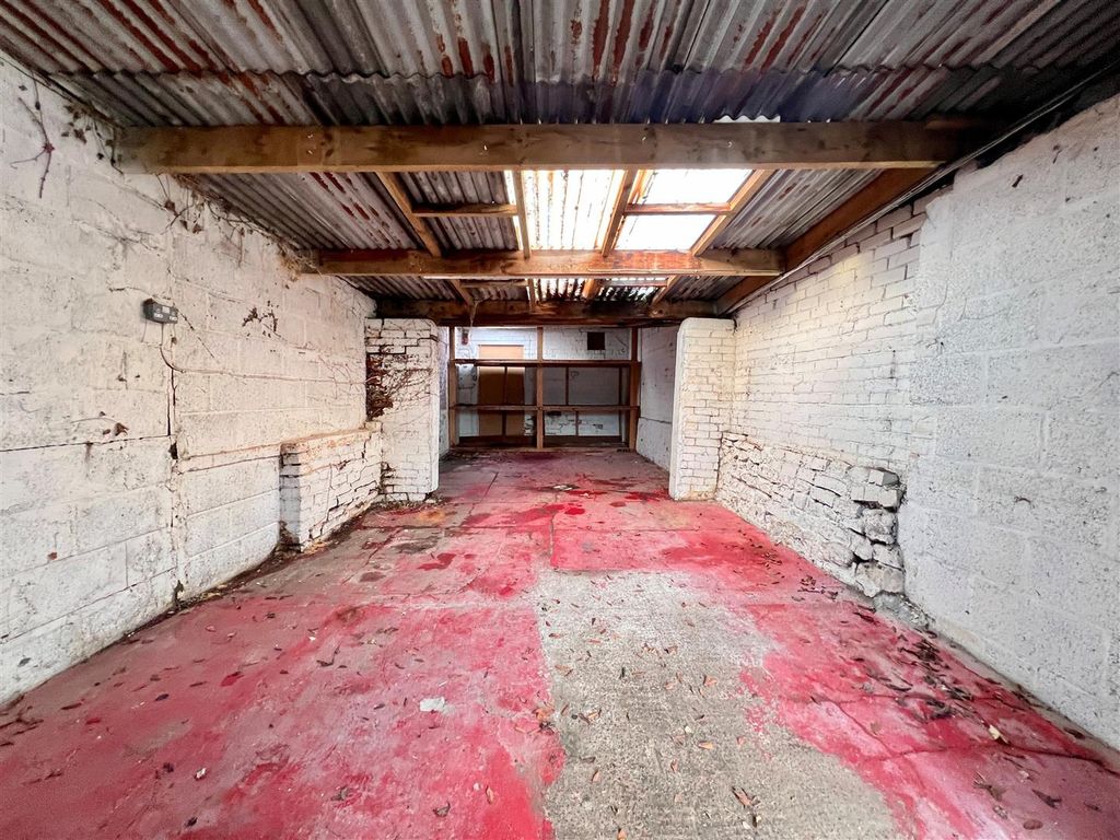 Property photo 2 of 12 2 - Garage Workshop For Auction, Ashley Down.Jpg