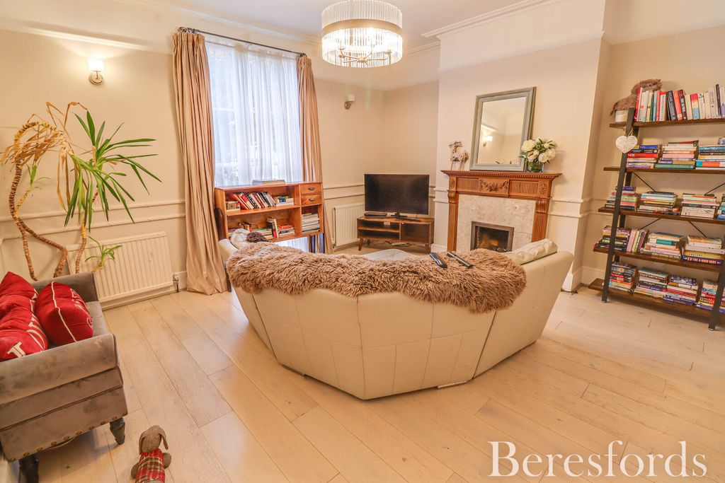 Property photo 2 of 24 Picture No. 01