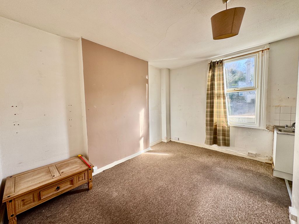 Property photo 3 of 13 Living Room