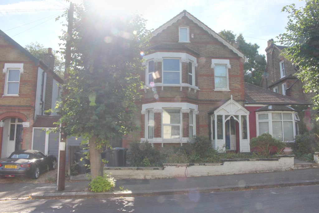 Property photo 1 of 6