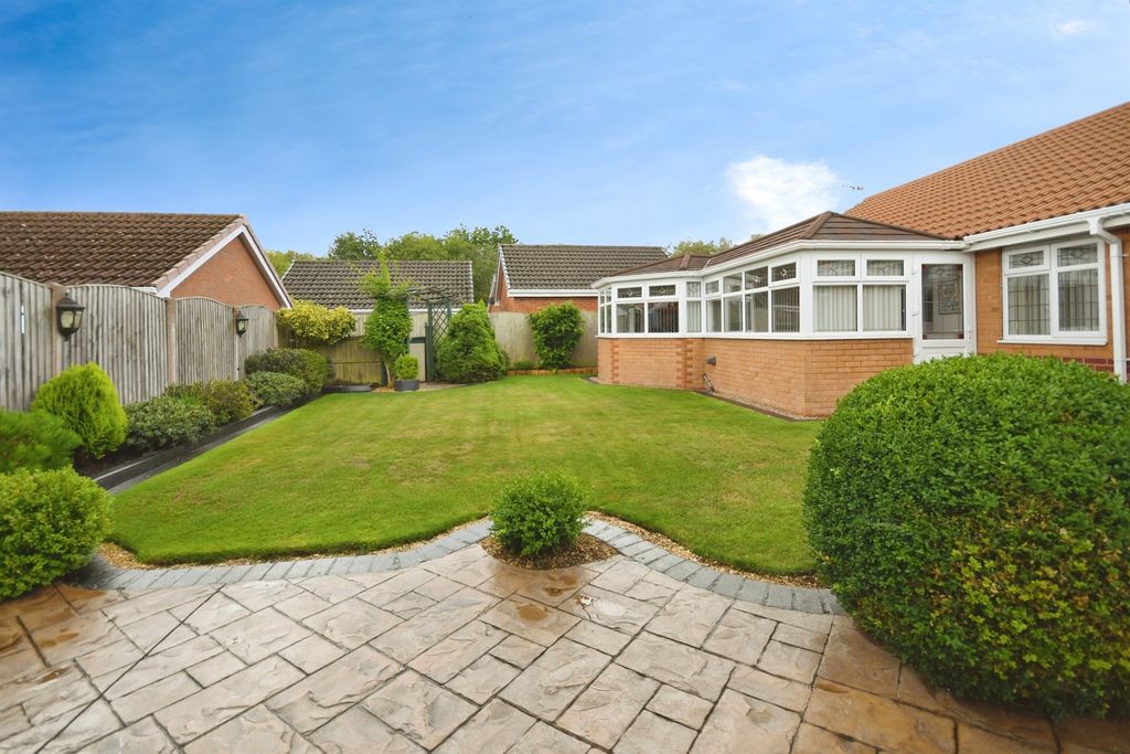 Property photo 2 of 17