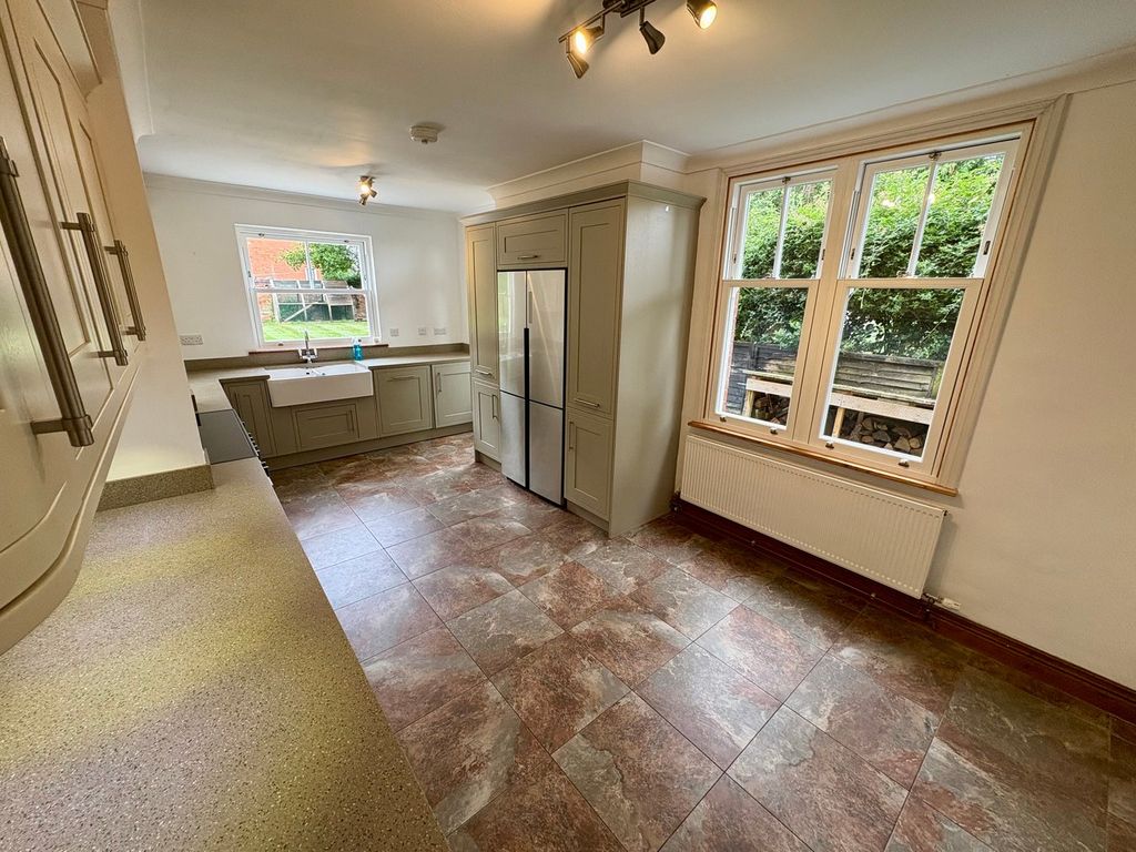 Property photo 3 of 38