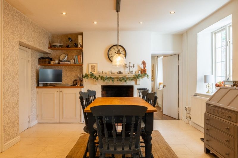 Property photo 2 of 42 Yewdene-Cottage-13_Bfba-c443-F761-d232-130A-d78B-8