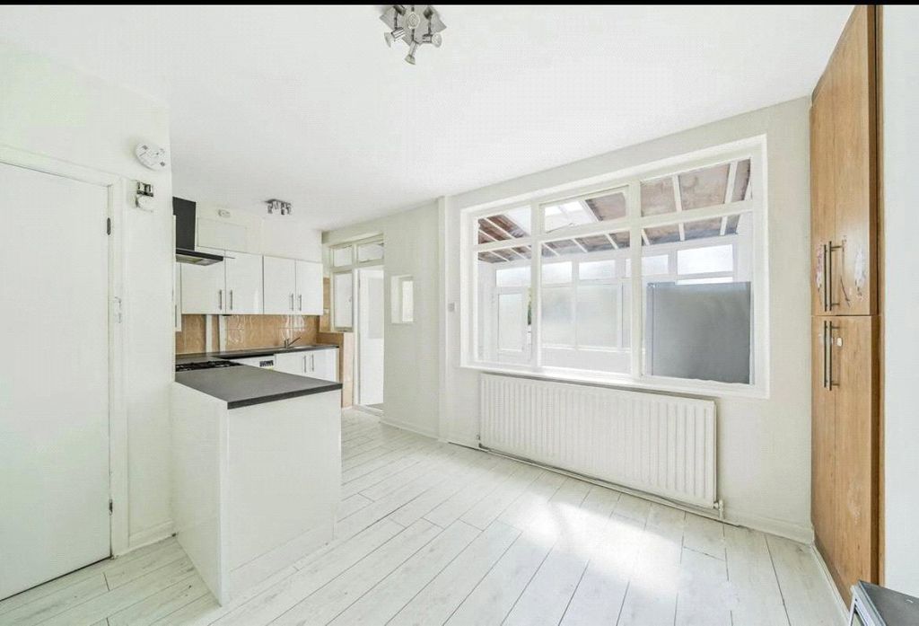 Property photo 3 of 13 Picture No. 10