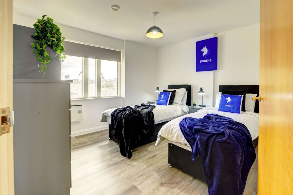 Property photo 3 of 30 D9546B5A-2E5A-42B0-Aef9-Ead937Da0374