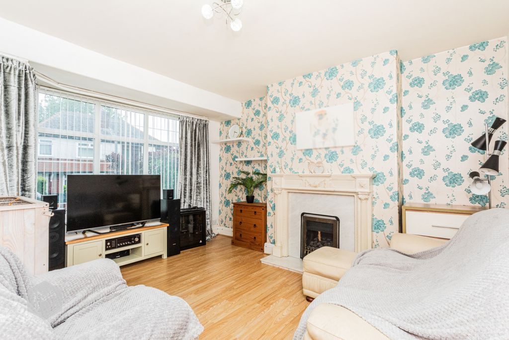 Property photo 2 of 18 Picture No. 01