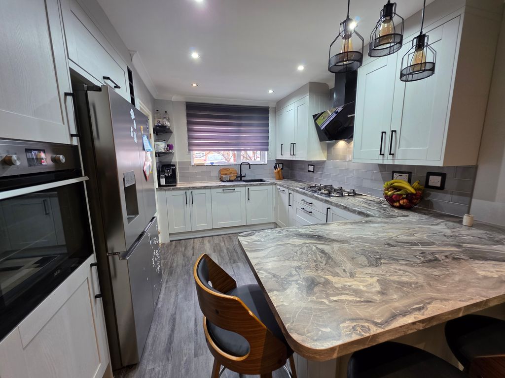 Property photo 2 of 17 1000018910