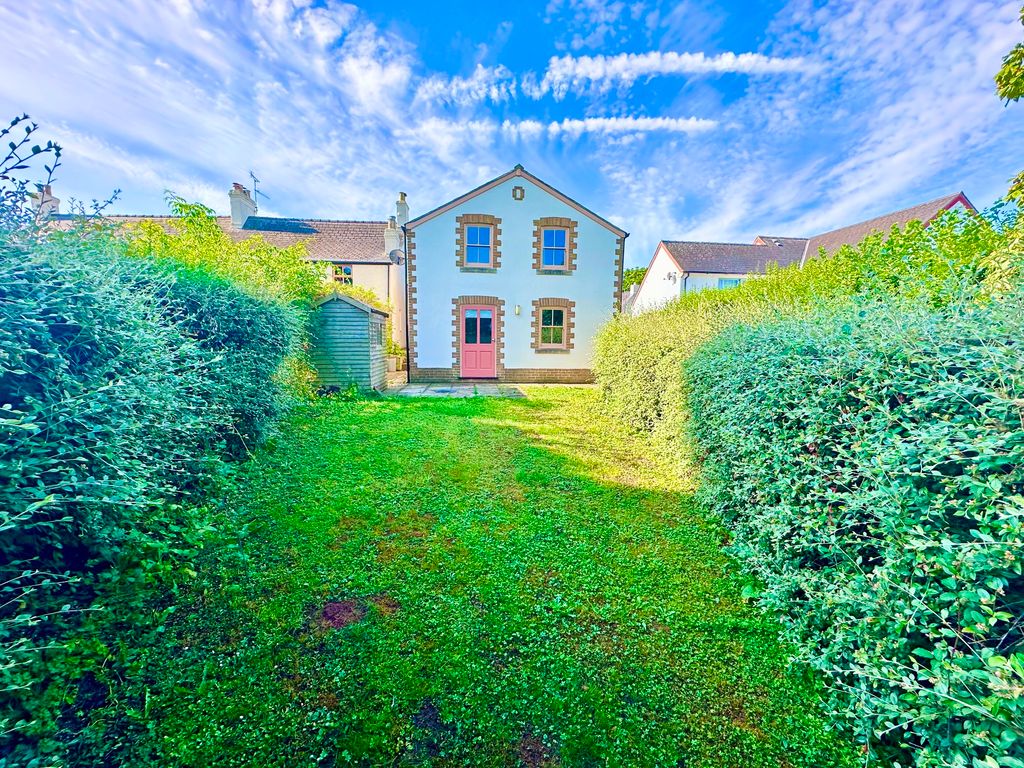 Property photo 2 of 31