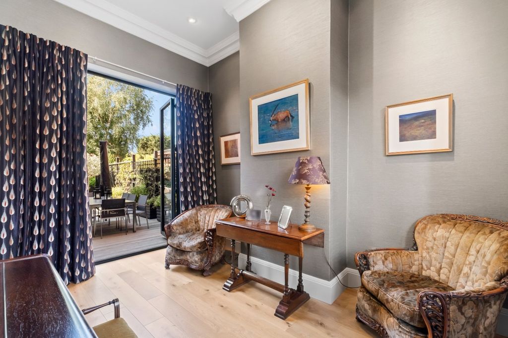 Property photo 3 of 17 Reception Room