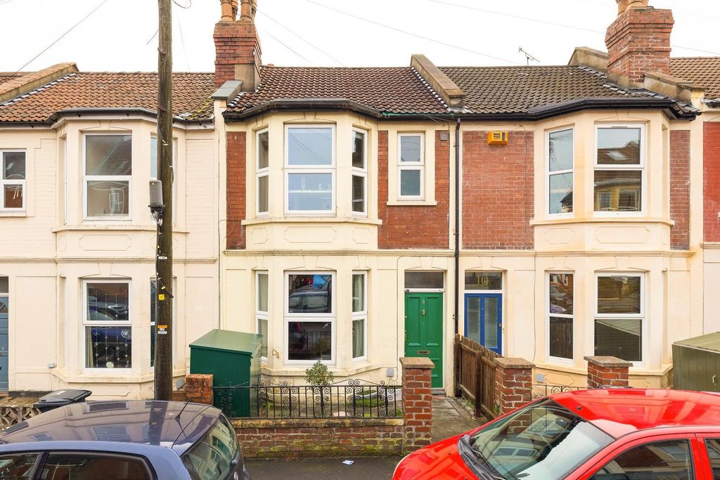 Property photo 2 of 27 Char6104.Jpg