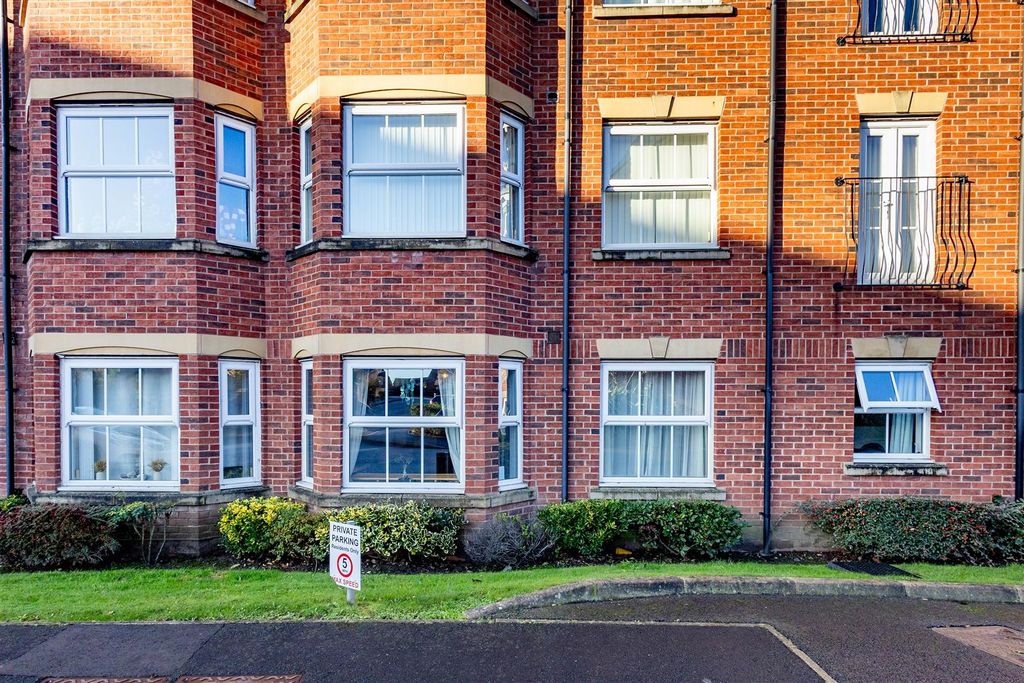 Property photo 1 of 11 Front External