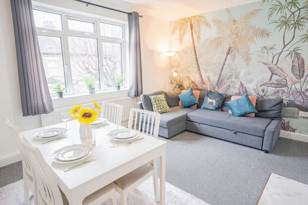 Property photo 1 of 8 Living Room