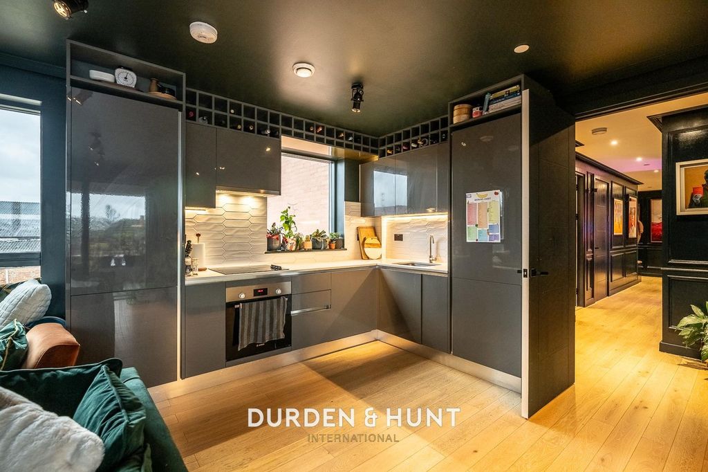 Property photo 3 of 26 Broadwest-37.Jpg