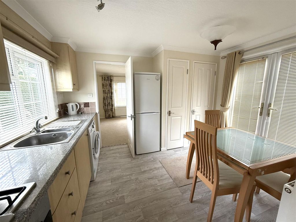 Property photo 2 of 13 52 Llp Kit.Jpeg