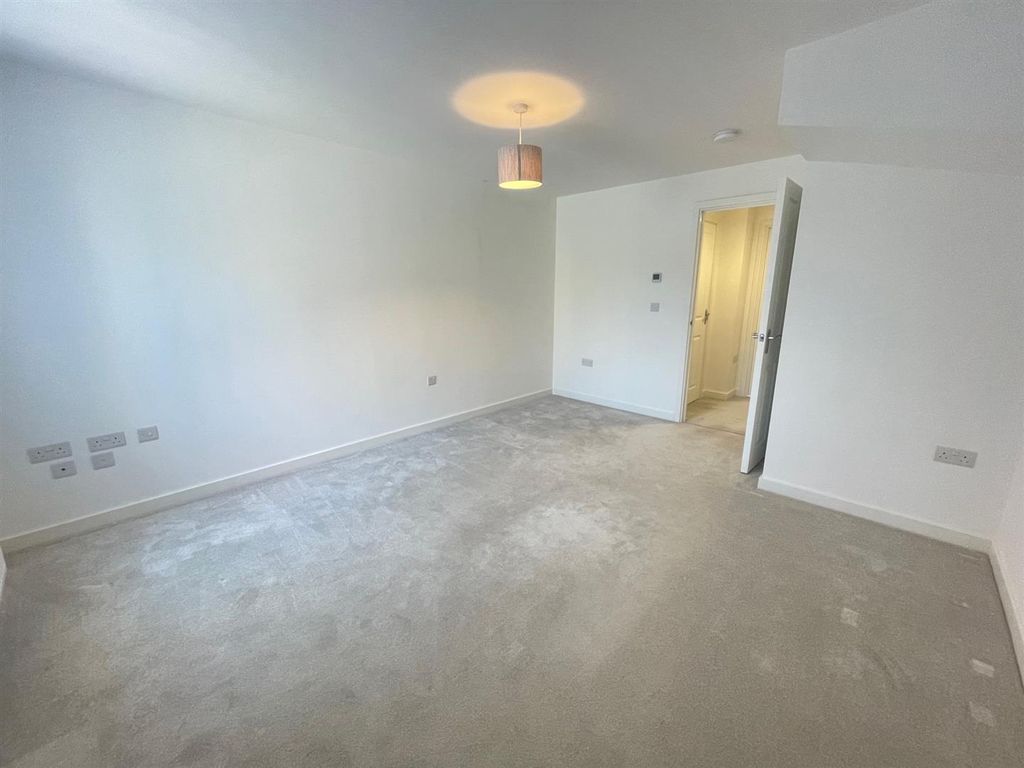Property photo 2 of 12 22.Jpg