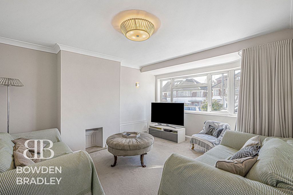 Property photo 2 of 35