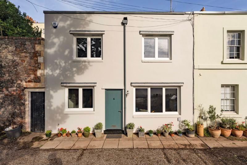 Property photo 1 of 11 External