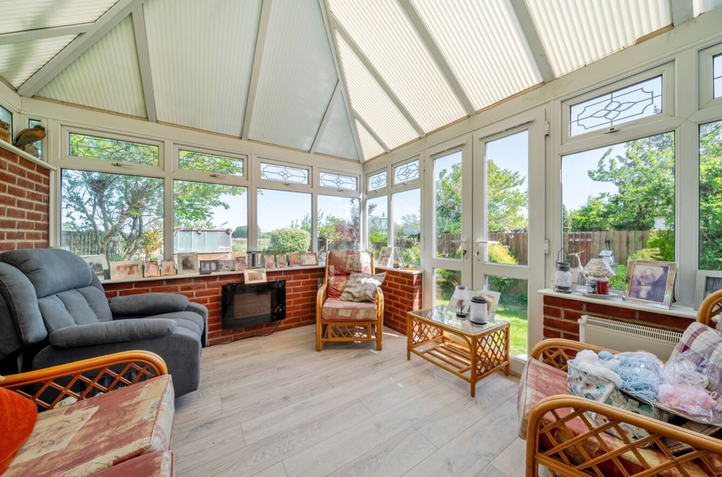 Property photo 3 of 20 1453345-8-69F0E63Fc5468
