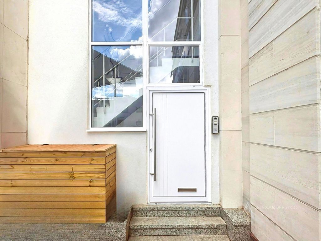 Property photo 1 of 8 Building Exterior