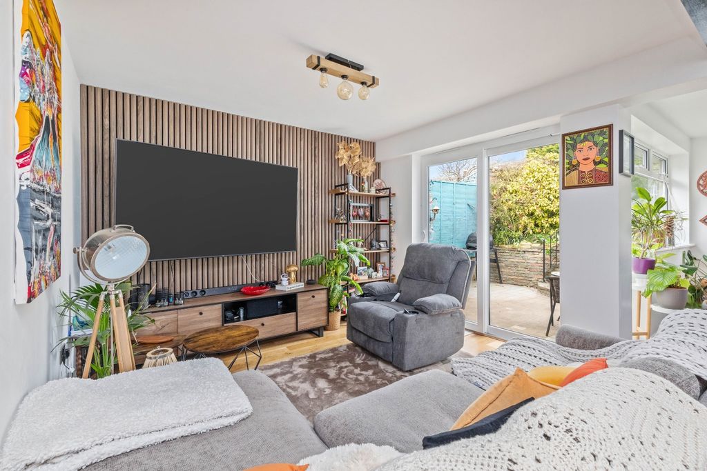 Property photo 2 of 14 4980552