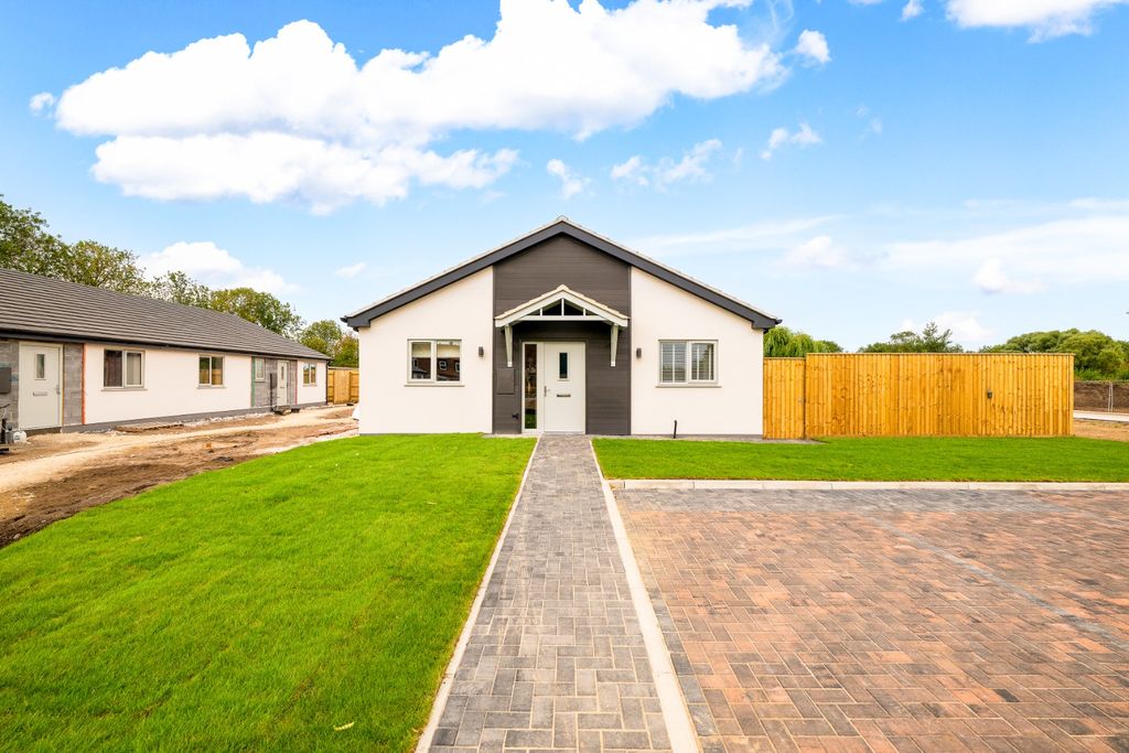 Property photo 1 of 10 5152010