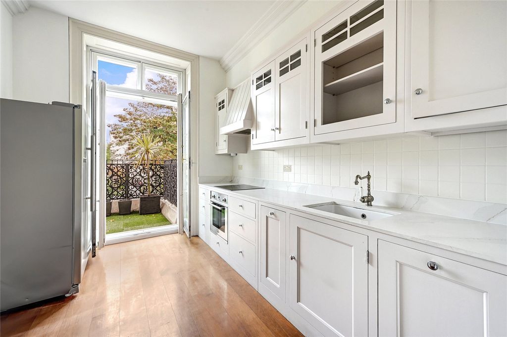 Property photo 3 of 18 Picture No. 06