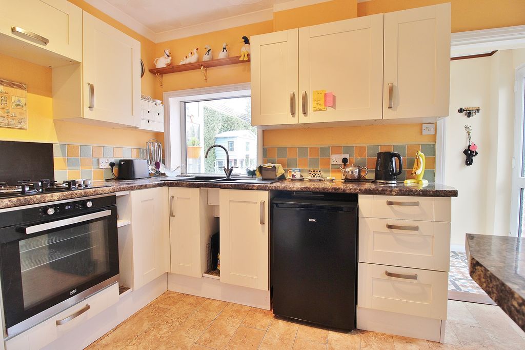 Property photo 3 of 25