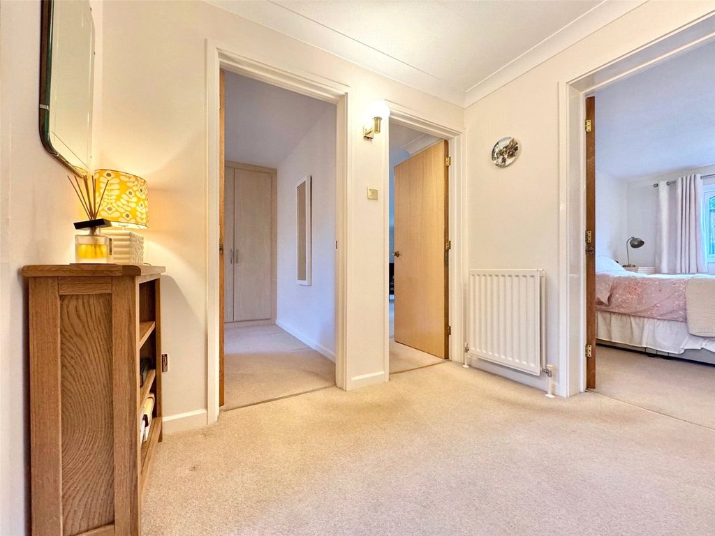 Property photo 2 of 11 Hallway