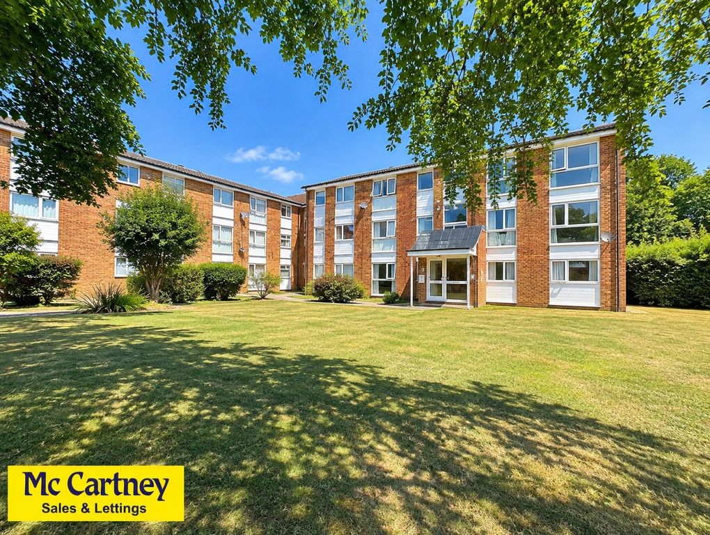 Property photo 1 of 8 Cornflower Drive, Chelmsford, CM1 6Xz
