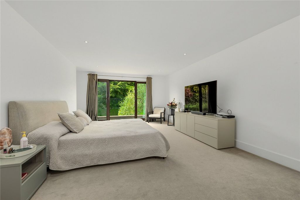 Property photo 3 of 13 Picture No. 20