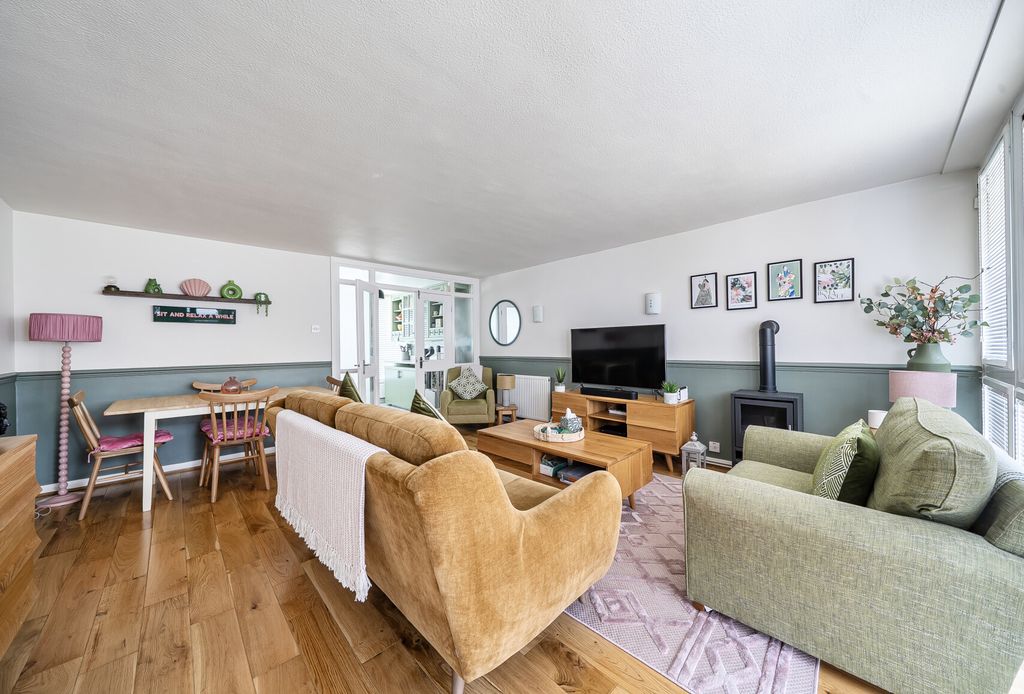 Property photo 1 of 10 1454263-13-69F9Ef...