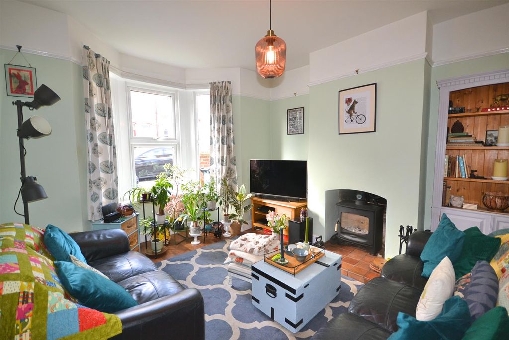 Property photo 2 of 13 0017.Png