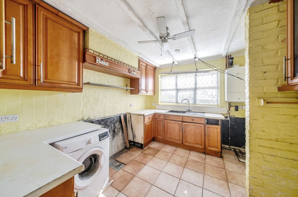 Property photo 2 of 22 1358613-1-68d13E1Ea6c88