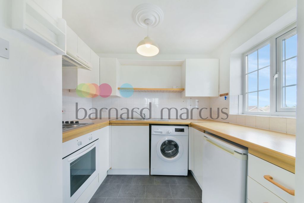 Property photo 1 of 8 View